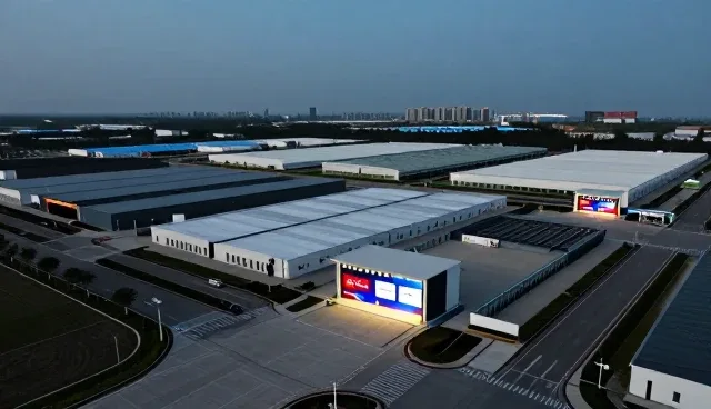 建设网站的企业：品牌展示入口的布局与数据维护实践